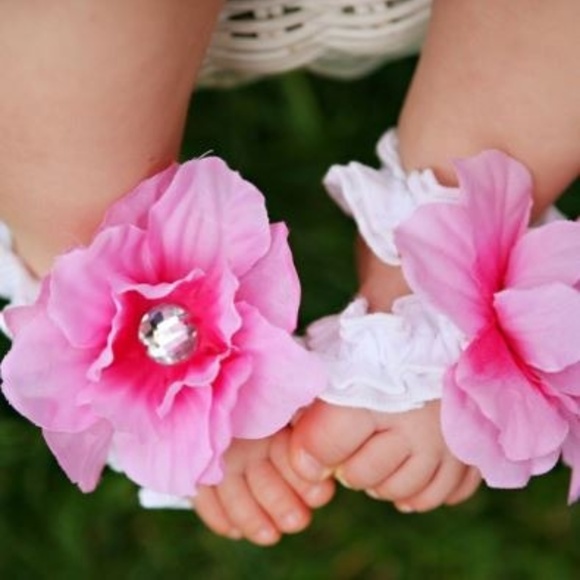 For Paisley Bashful Barefoot Baby Most Popular ToeBlooms - Picture 1 of 6